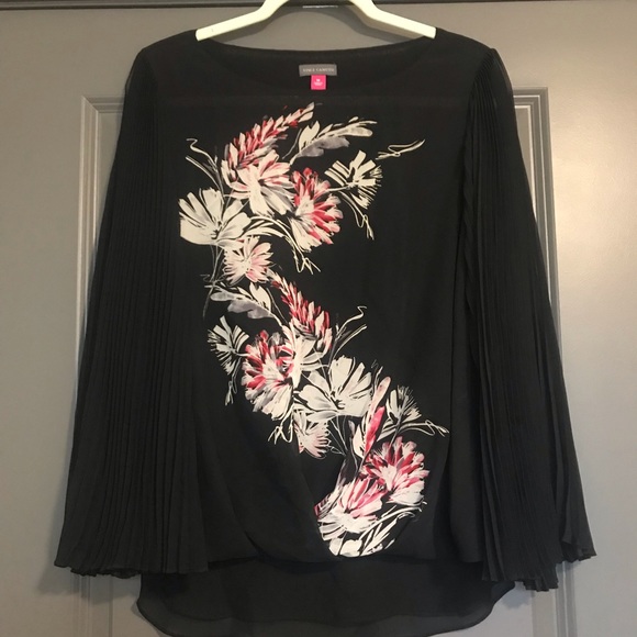 Vince Camuto Black Accordion Bell Sleeve Blouse - Picture 1 of 5